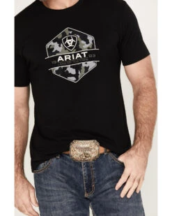 Ariat Men's Camo Badge Short Sleeve T-Shirt -Ariat 2000377116 001 P3
